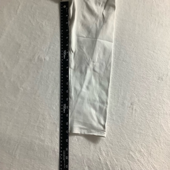 Alo Yoga White Cropped Leggings Sz XS - Picture 6 of 7